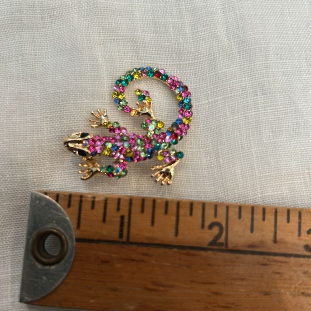 Colorful Rhinestone Lizard Brooch - Picture 3 of 3